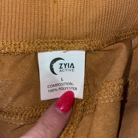 As new Zyia athletic shorts large - Picture 3 of 4